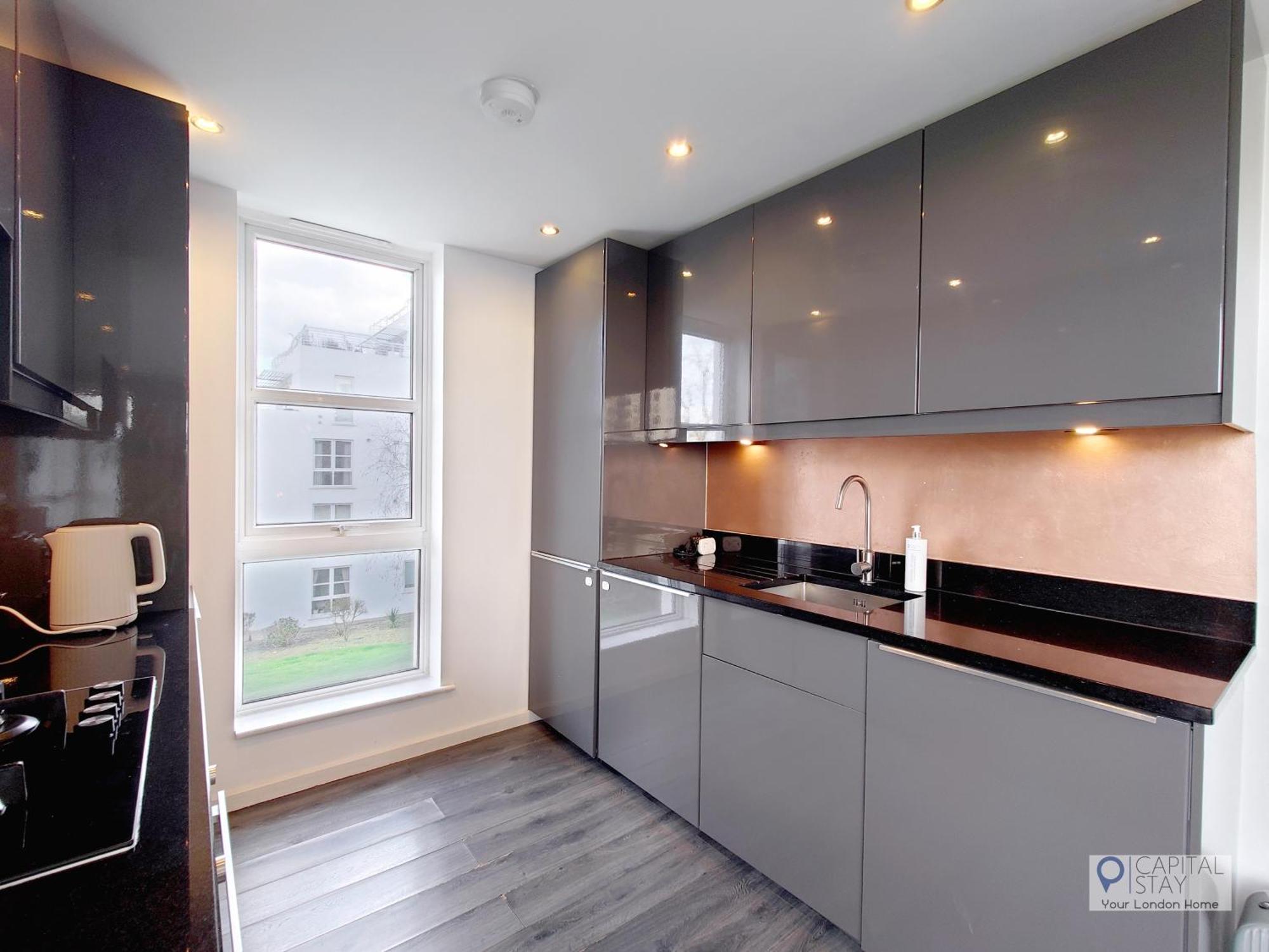 Deluxe Serviced Two Bed London
